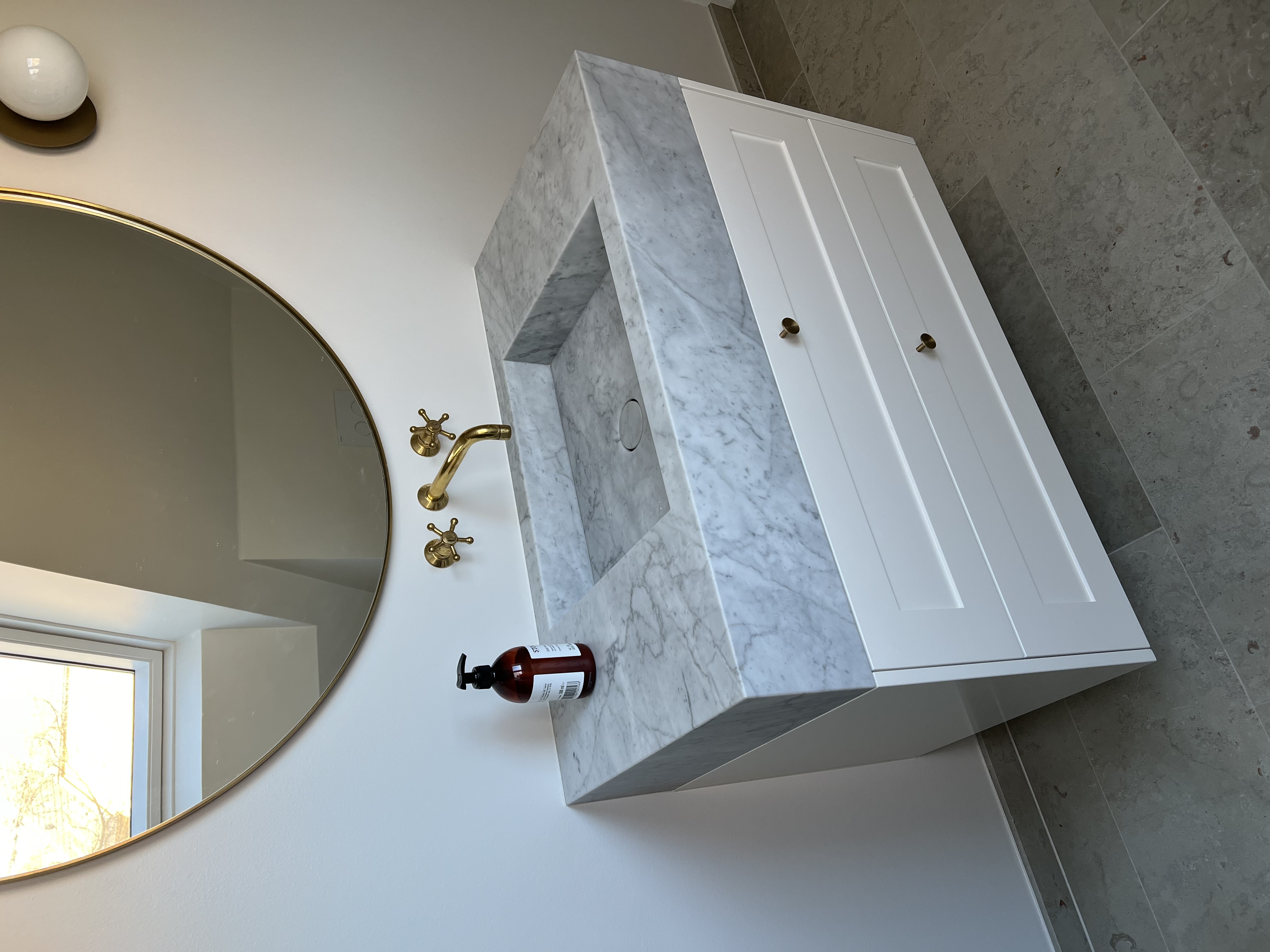 Carrara marmor-vaskeenhed, nærbillede